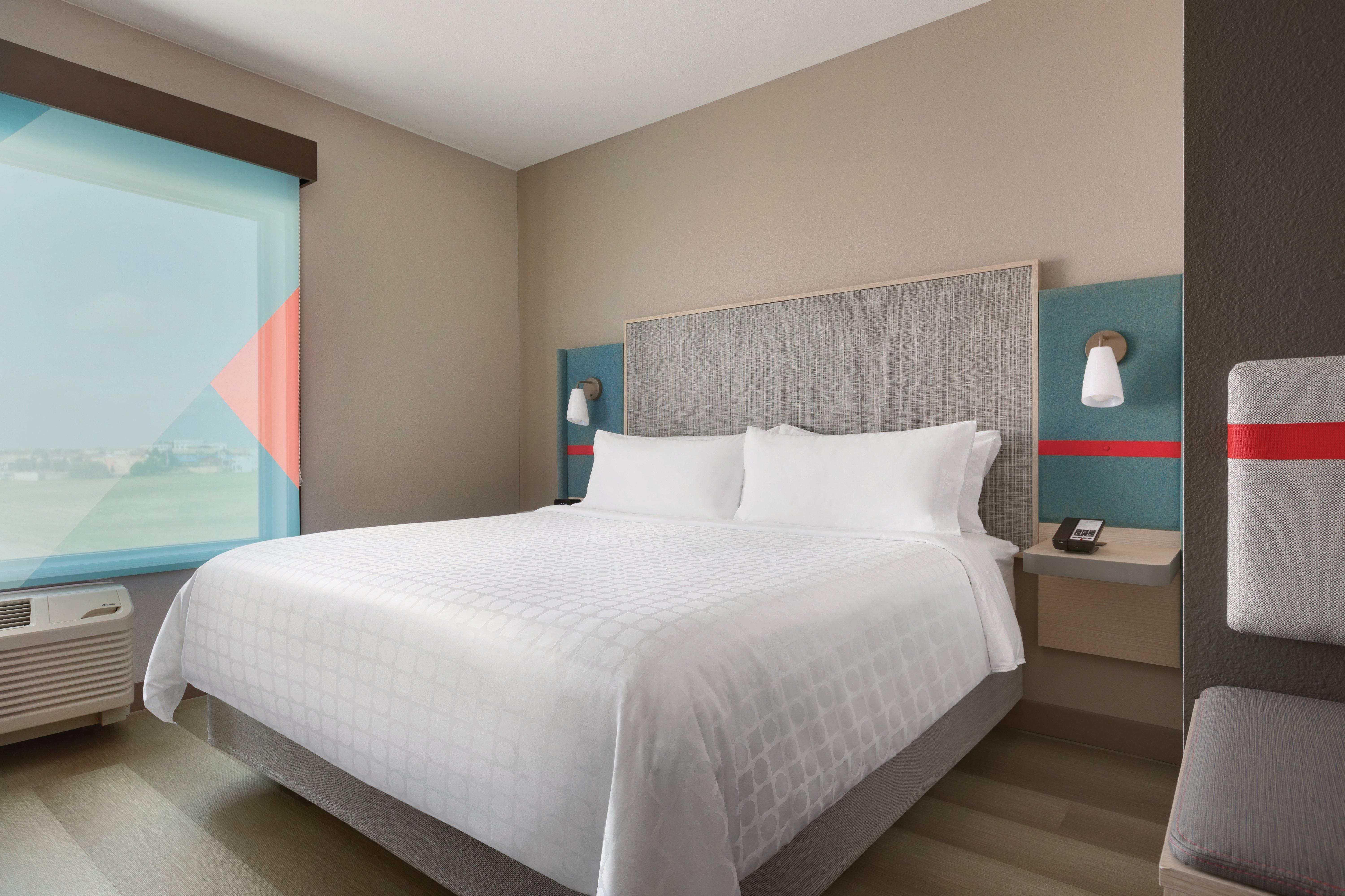 Avid Hotels - Beaumont By Ihg Екстериор снимка